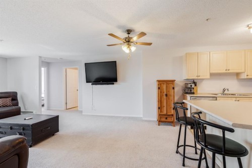 7308-304 Mackenzie Way Sw, Airdrie, AB - Indoor