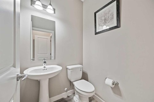 13 Cranbrook Cove Se, Calgary, AB - Indoor Photo Showing Bathroom