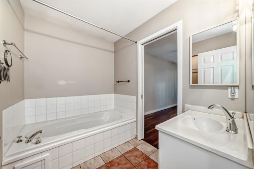 261 Bridlecreek Park Sw, Calgary, AB - Indoor Photo Showing Bathroom
