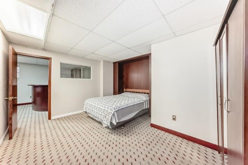 261 Bridlecreek Park Sw, Calgary, AB - Indoor Photo Showing Bedroom
