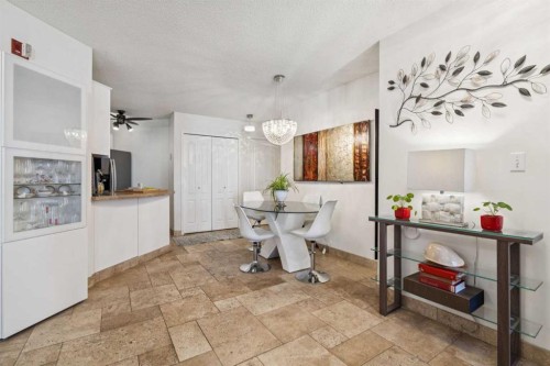 204-30 Sierra Morena Mews Sw, Calgary, AB - Indoor
