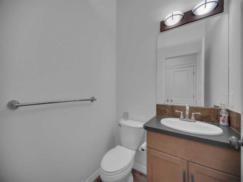 79 Tuscany Summit Bay Nw, Calgary, AB - Indoor Photo Showing Bathroom