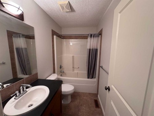79 Tuscany Summit Bay Nw, Calgary, AB - Indoor Photo Showing Bathroom