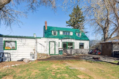 663 10 Avenue South, Carstairs, AB - Outdoor