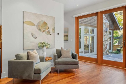 1403 Beverley Place Sw, Calgary, AB - Indoor Photo Showing Living Room