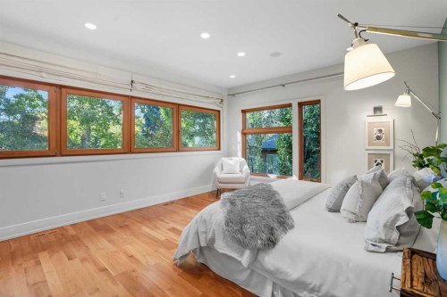 1403 Beverley Place Sw, Calgary, AB - Indoor Photo Showing Bedroom