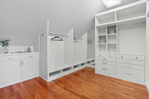 1403 Beverley Place Sw, Calgary, AB - Indoor