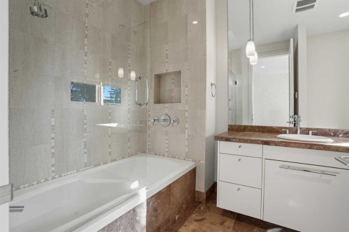 1403 Beverley Place Sw, Calgary, AB - Indoor Photo Showing Bathroom