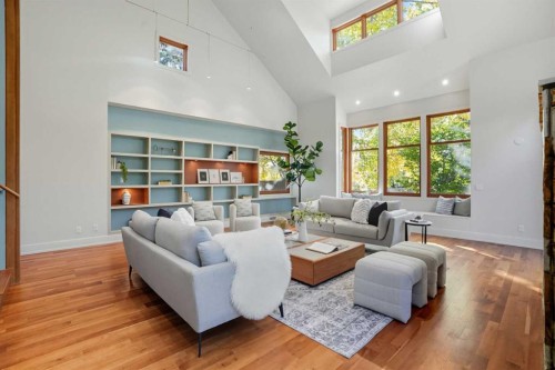 1403 Beverley Place Sw, Calgary, AB - Indoor Photo Showing Living Room