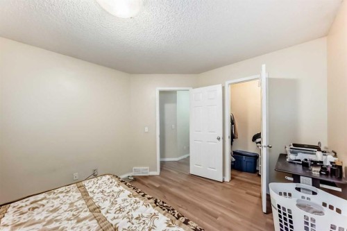 10 Saddlebrook Gardens Ne, Calgary, AB - Indoor Photo Showing Bedroom