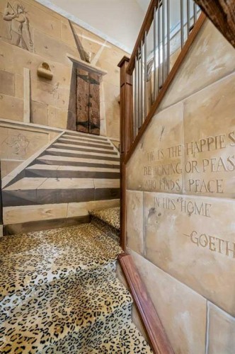 24 Ypres Mews Sw, Calgary, AB - Indoor Photo Showing Other Room