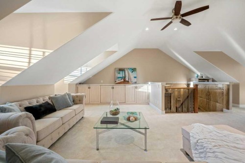 24 Ypres Mews Sw, Calgary, AB - Indoor Photo Showing Living Room