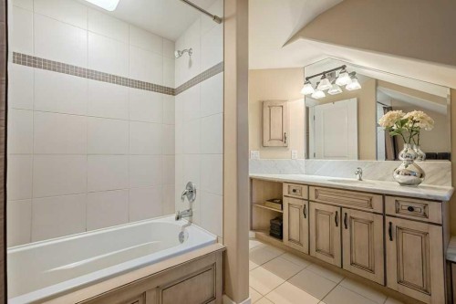 24 Ypres Mews Sw, Calgary, AB - Indoor Photo Showing Bathroom