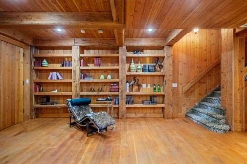 24 Ypres Mews Sw, Calgary, AB - Indoor Photo Showing Other Room