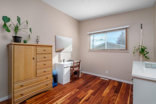 2026 41 Street Se, Calgary, AB - Indoor