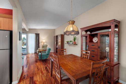 2026 41 Street Se, Calgary, AB - Indoor Photo Showing Dining Room