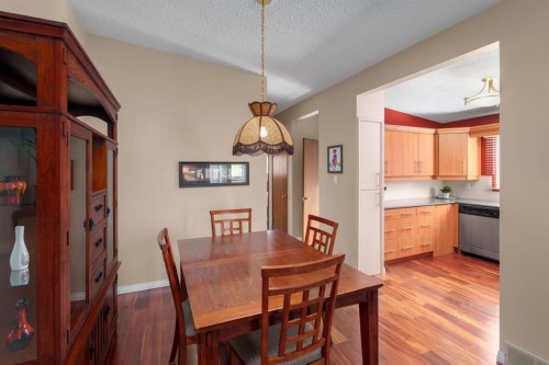 2026 41 Street Se, Calgary, AB - Indoor Photo Showing Dining Room