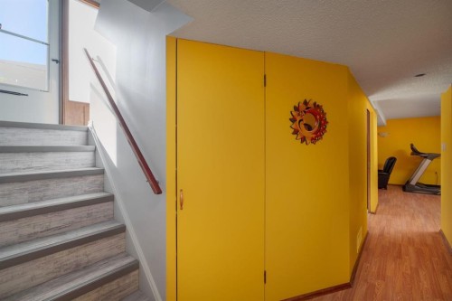 2026 41 Street Se, Calgary, AB - Indoor Photo Showing Other Room