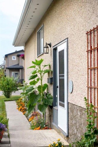 2026 41 Street Se, Calgary, AB - Outdoor With Exterior