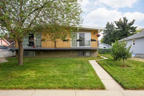 2026 41 Street Se, Calgary, AB - Outdoor
