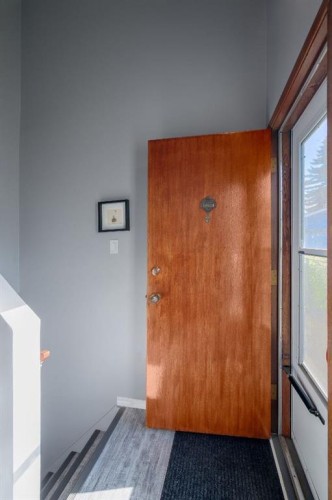 2026 41 Street Se, Calgary, AB - Indoor Photo Showing Other Room