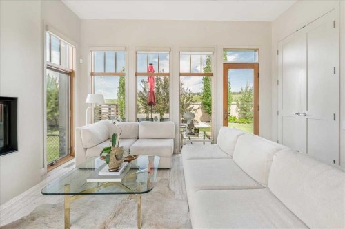 374 Discovery Ridge Way Sw, Calgary, AB - Indoor Photo Showing Living Room