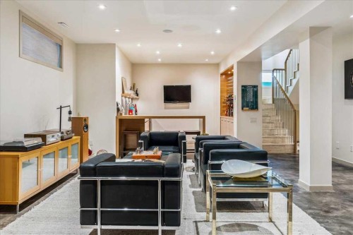 374 Discovery Ridge Way Sw, Calgary, AB - Indoor