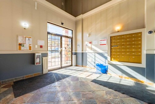 411-1540 17 Avenue Sw, Calgary, AB - Indoor Photo Showing Other Room