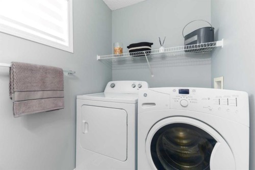 126 Everhollow Heights Sw, Calgary, AB - Indoor Photo Showing Laundry Room