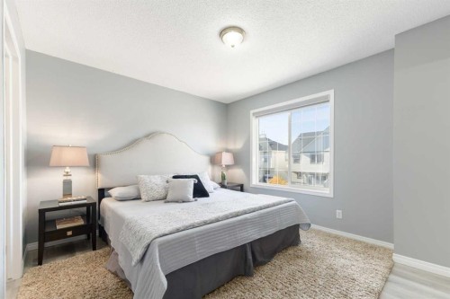 126 Everhollow Heights Sw, Calgary, AB - Indoor Photo Showing Bedroom