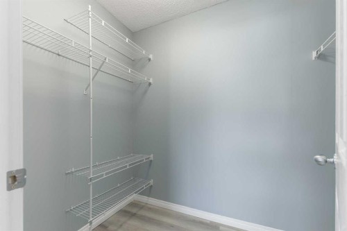 126 Everhollow Heights Sw, Calgary, AB - Indoor With Storage
