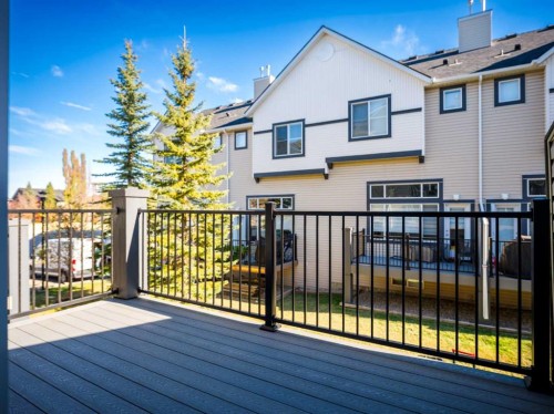 126 Everhollow Heights Sw, Calgary, AB - Outdoor With Deck Patio Veranda