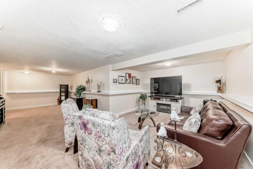 67 Sandstone Crescent Se, Airdrie, AB - Indoor