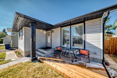 67 Sandstone Crescent Se, Airdrie, AB - Outdoor With Deck Patio Veranda With Exterior