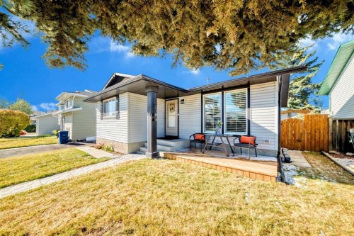 67 Sandstone Crescent Se, Airdrie, AB - Outdoor With Deck Patio Veranda