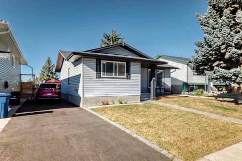 67 Sandstone Crescent Se, Airdrie, AB - Outdoor