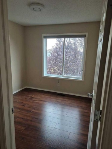 56 Saddlebrook Place Ne, Calgary, AB 