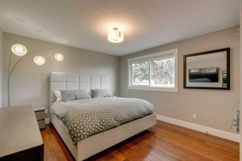 2444 45 Street Se, Calgary, AB - Indoor Photo Showing Bedroom