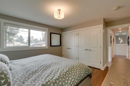 2444 45 Street Se, Calgary, AB - Indoor Photo Showing Bedroom