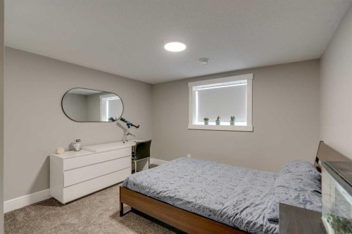 2444 45 Street Se, Calgary, AB - Indoor Photo Showing Bedroom
