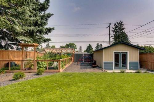 2444 45 Street Se, Calgary, AB - Outdoor