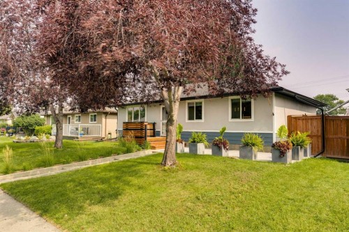 2444 45 Street Se, Calgary, AB - Outdoor
