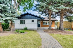 5016 Nemiskam Road NW Calgary, AB T2K 2P7