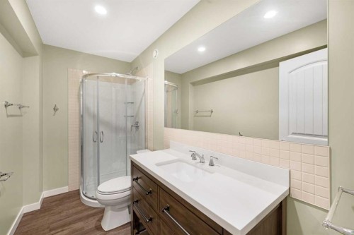 140 Nolancrest Green Nw, Calgary, AB - Indoor Photo Showing Bathroom