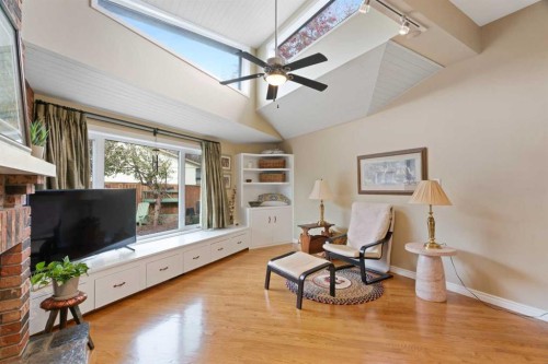 9632 Oakcliffe Drive Sw, Calgary, AB - Indoor