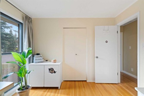 9632 Oakcliffe Drive Sw, Calgary, AB - Indoor