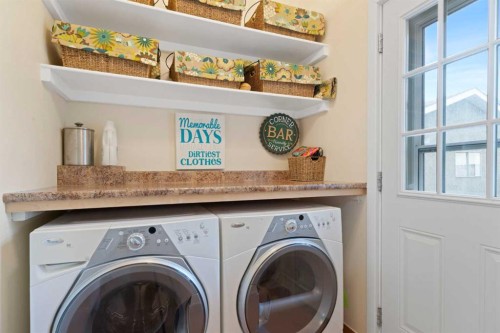 9632 Oakcliffe Drive Sw, Calgary, AB - Indoor Photo Showing Laundry Room