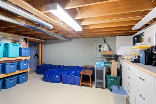 9632 Oakcliffe Drive Sw, Calgary, AB - Indoor Photo Showing Basement
