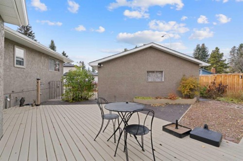 9632 Oakcliffe Drive Sw, Calgary, AB - Outdoor With Exterior