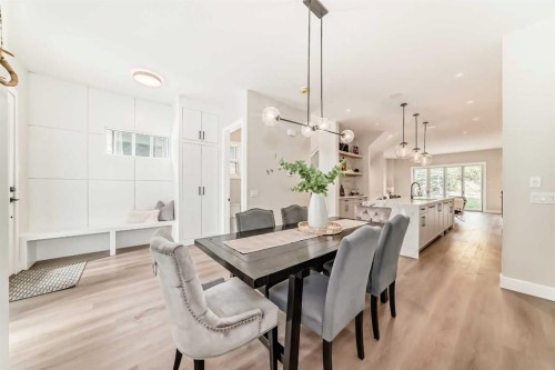 2528 7 Avenue Nw, Calgary, AB - Indoor Photo Showing Dining Room